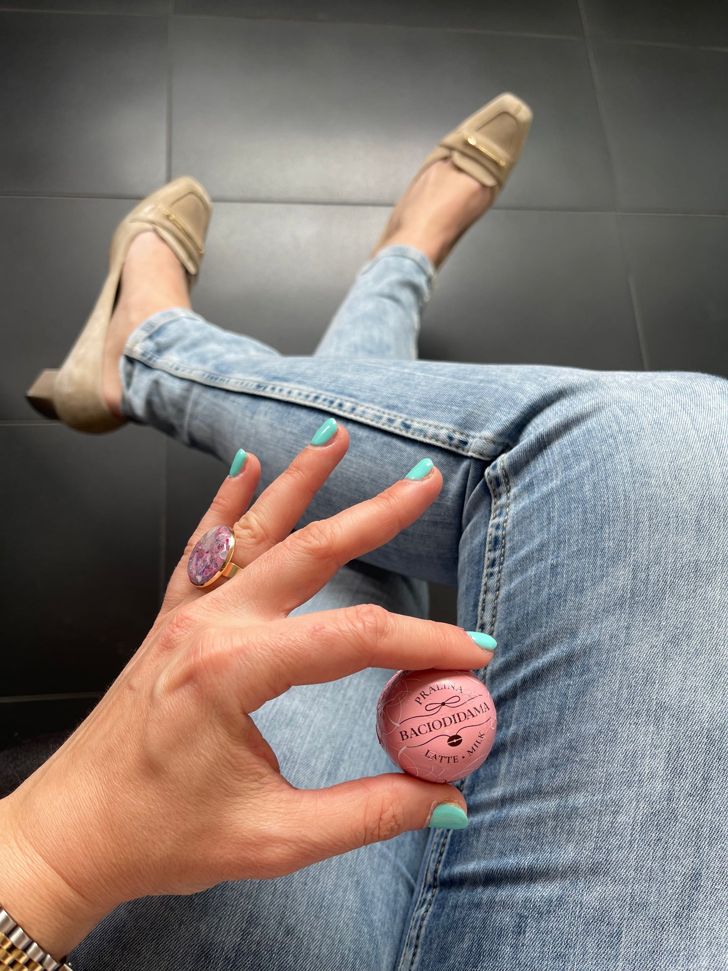 π΄πΓ©eπππ πππ respectively