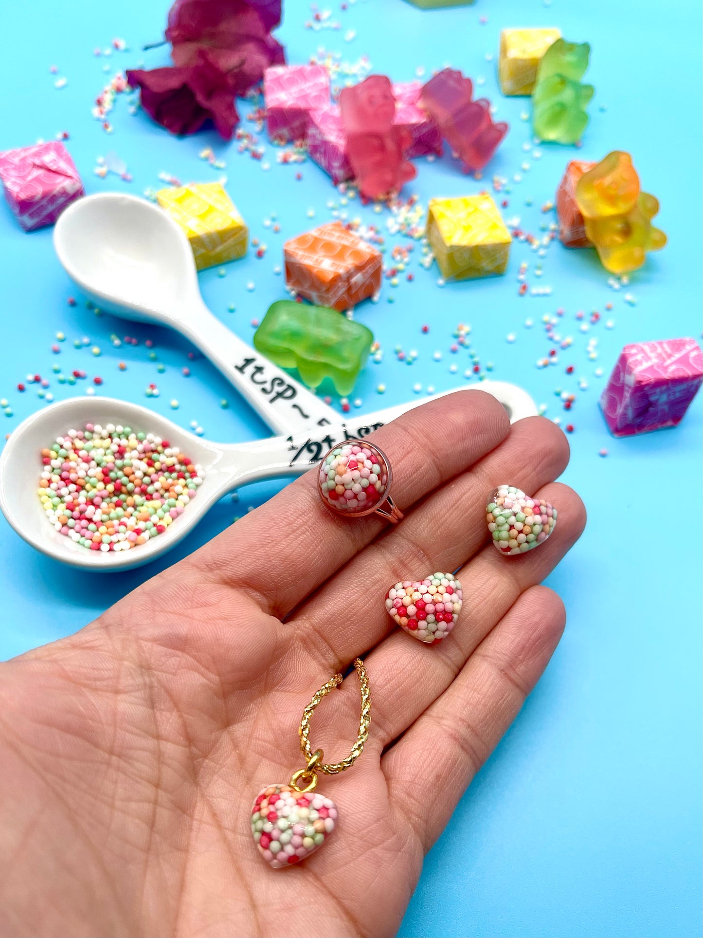 β¨π§πΌππ§π»β¨